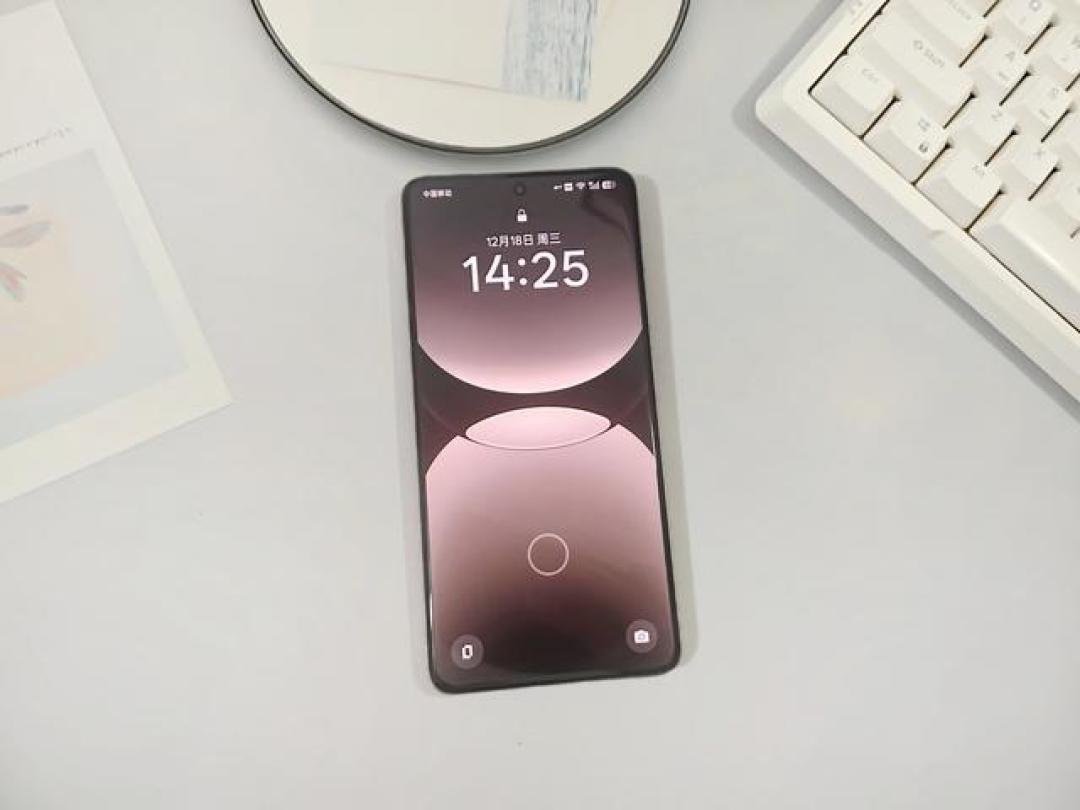 Realme GT7 Pro:外观、屏幕、性能及续航究竟如何?