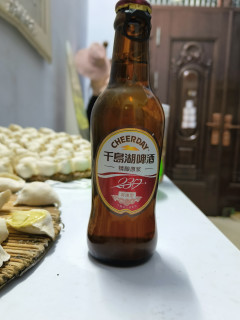 过年怎么能没有酒呢，虽然不太喜欢白酒，但是啤酒还是可以的