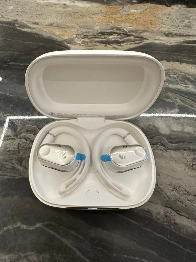漫步者蓝牙耳机