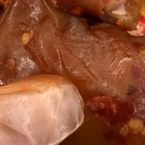 佳节胖三斤，从闻春礼食业的爆胶猪蹄开始🍖

