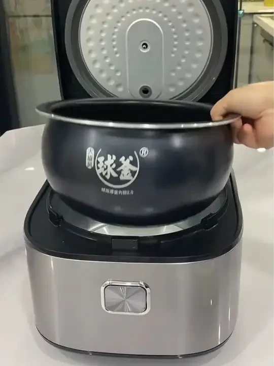 这款苏泊尔多功能智能电饭煲就厉害了,侧面一键开盖自带蒸笼,采用蓝钻球釜内胆,不粘不糊易清洗,焖出来的米饭软糯香甜很好吃#电饭煲 #多功能电饭煲 #蓝钻球釜电饭煲 #不粘锅电饭煲 #超实用