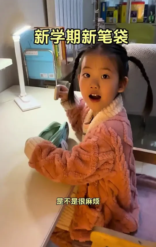 笔袋还是要选剑桥树这款可以站立的，一秒就能找到想用的笔，还是大容量质感超级哇塞#文具安利 #开学必备 #笔袋 #学习用品