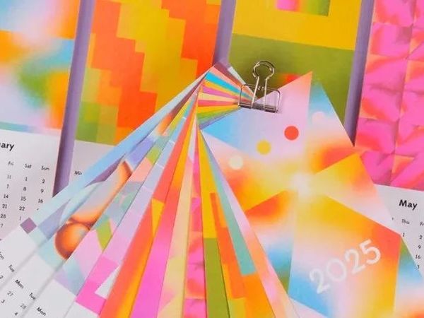 12款2025日历设计大赏！故宫、豆瓣、单向历这些太有设计感了