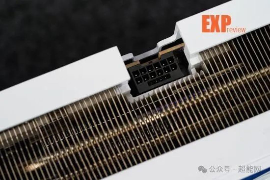 万丽雪狐 GeForce RTX 5080 OC 16G显卡评测:DLSS 4与二次元的浪漫相遇