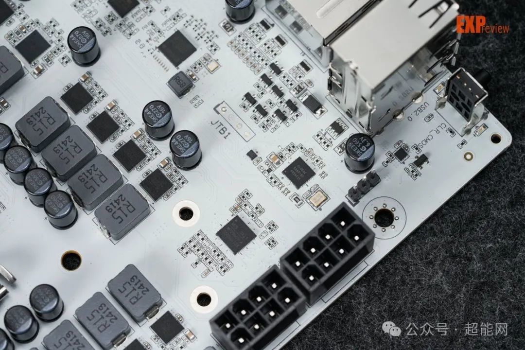 七彩虹iGame B860M ULTRA V20主板评测:艺术风浓厚,性能过关