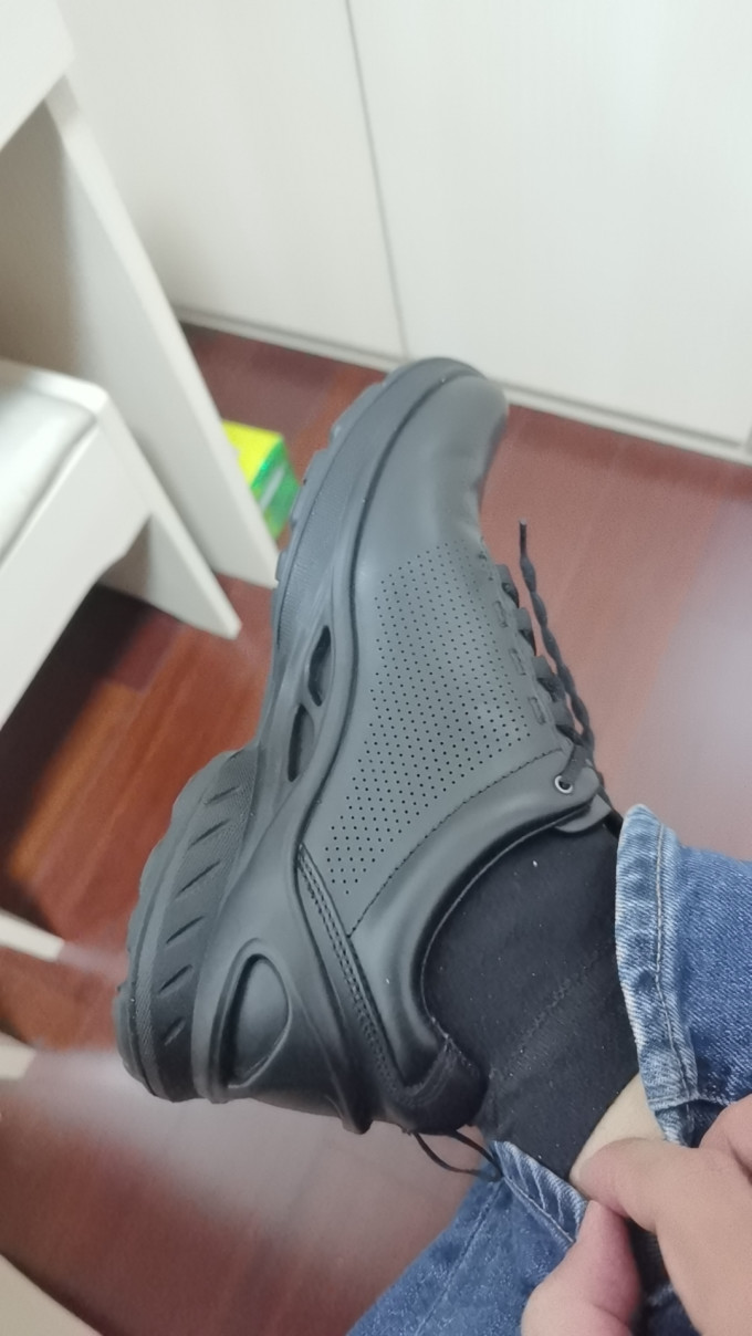 休闲皮鞋