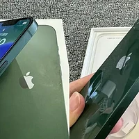 疯狂！二手iPhone 16 Pro 竟能涨到15000美元？只因预装了....