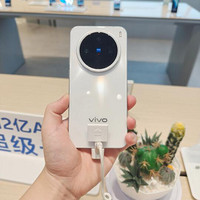 vivo X200旗舰机全面解析：高性能、多摄像头、长续航