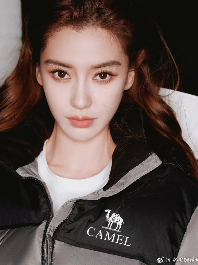 angelababy ab#staub珐宝全球品牌代言人angelababy# “这个世界美好的事情不多 立秋傍晚河对岸吹来的风 和笑起来甜得要命的你”𝐓𝐡𝐞𝐫𝐞 𝐚𝐫𝐞 𝐧𝐨𝐭 𝐦𝐚𝐧𝐲 𝐛𝐞𝐚𝐮𝐭