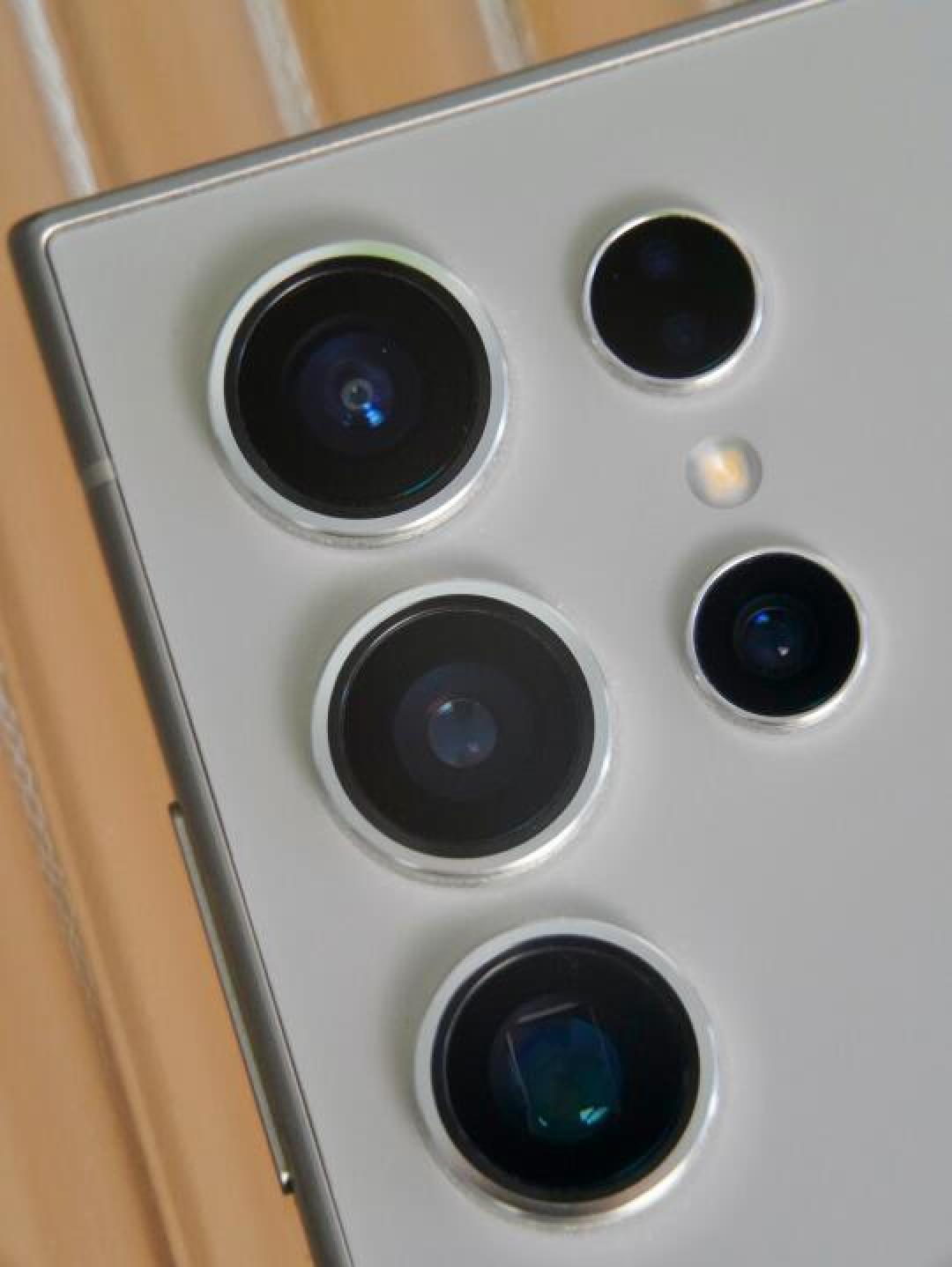 三星Galaxy S24 Ultra：颜值与性能并存之选