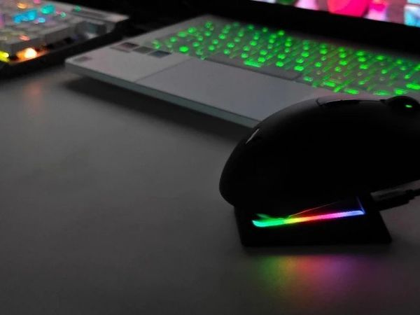 300价位无线8K，PAW3950雷柏VT1Air双模游戏鼠标