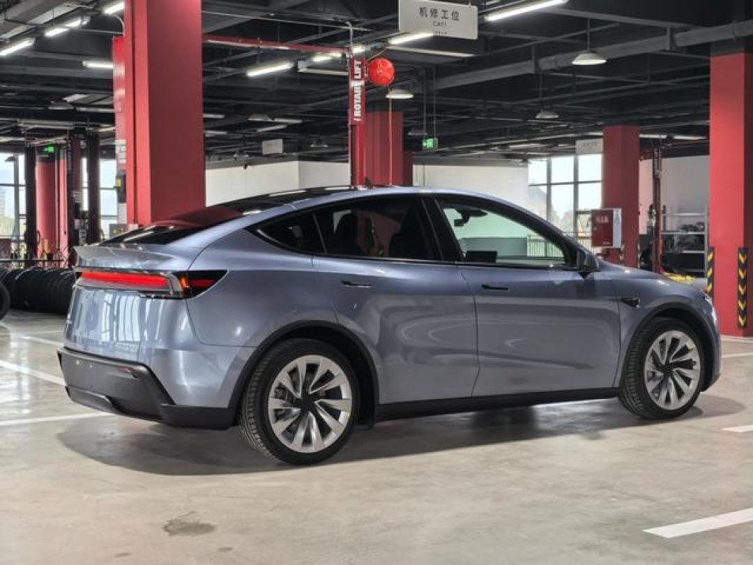 特斯拉焕新版Model Y全面升级：外观、内饰、性能与智能驾驶大幅提升