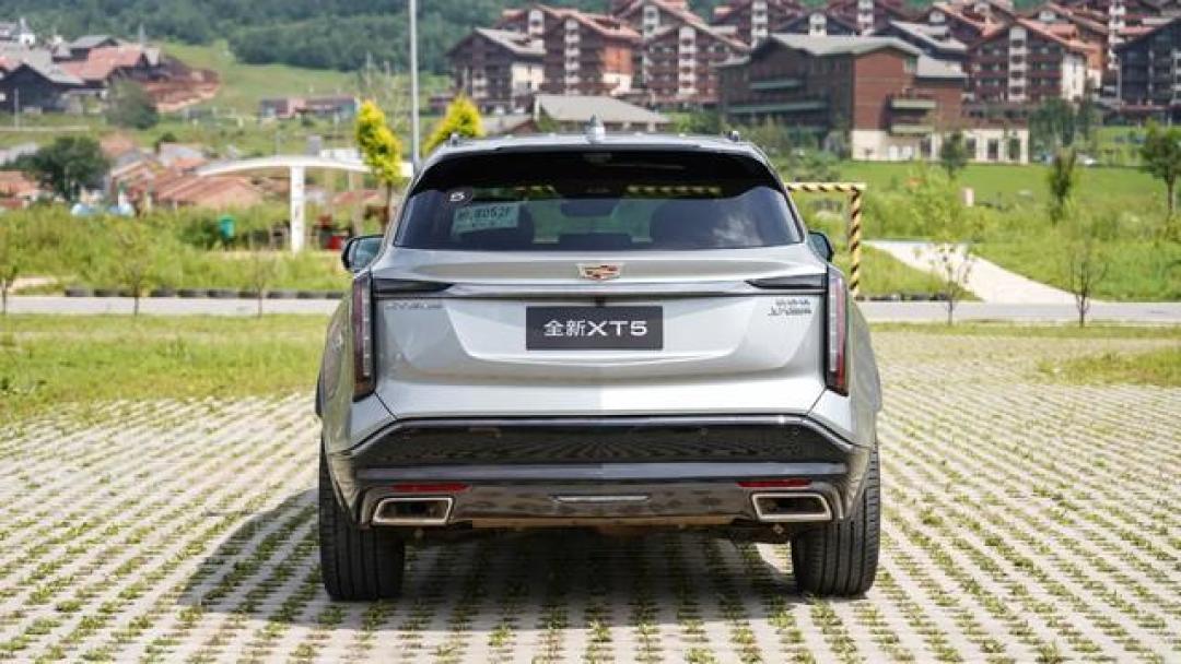 凯迪拉克XT5全方位评测:豪华设计与市场挑战并存