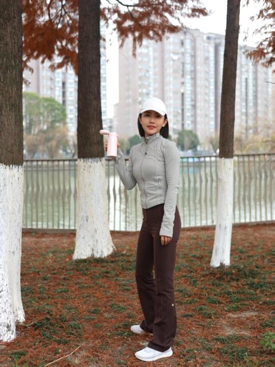 Lululemon与Rothy's：舒适与时尚的穿搭秘籍，开启优雅生活