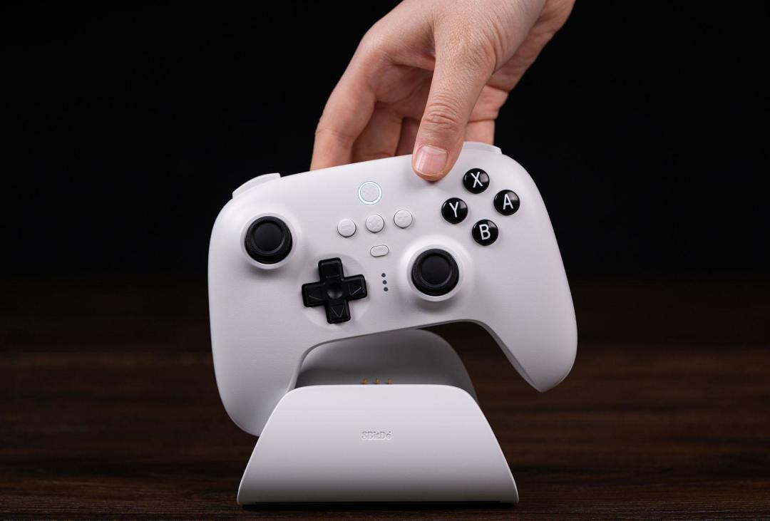 选择哪种PC游戏手柄?详细解析Xbox与PS5优劣比较