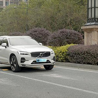 2025款沃尔沃XC60全面评测：价格调整与性能提升详解