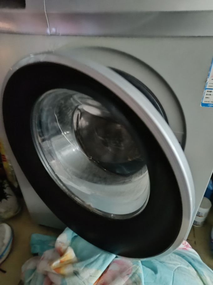 海尔滚筒洗衣机
