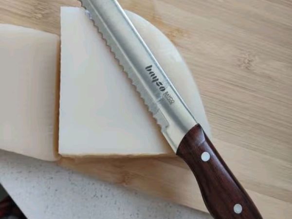 拜格锯齿面包刀，解锁完美切面术！面包不碎不塌，刀过如丝般顺滑！  