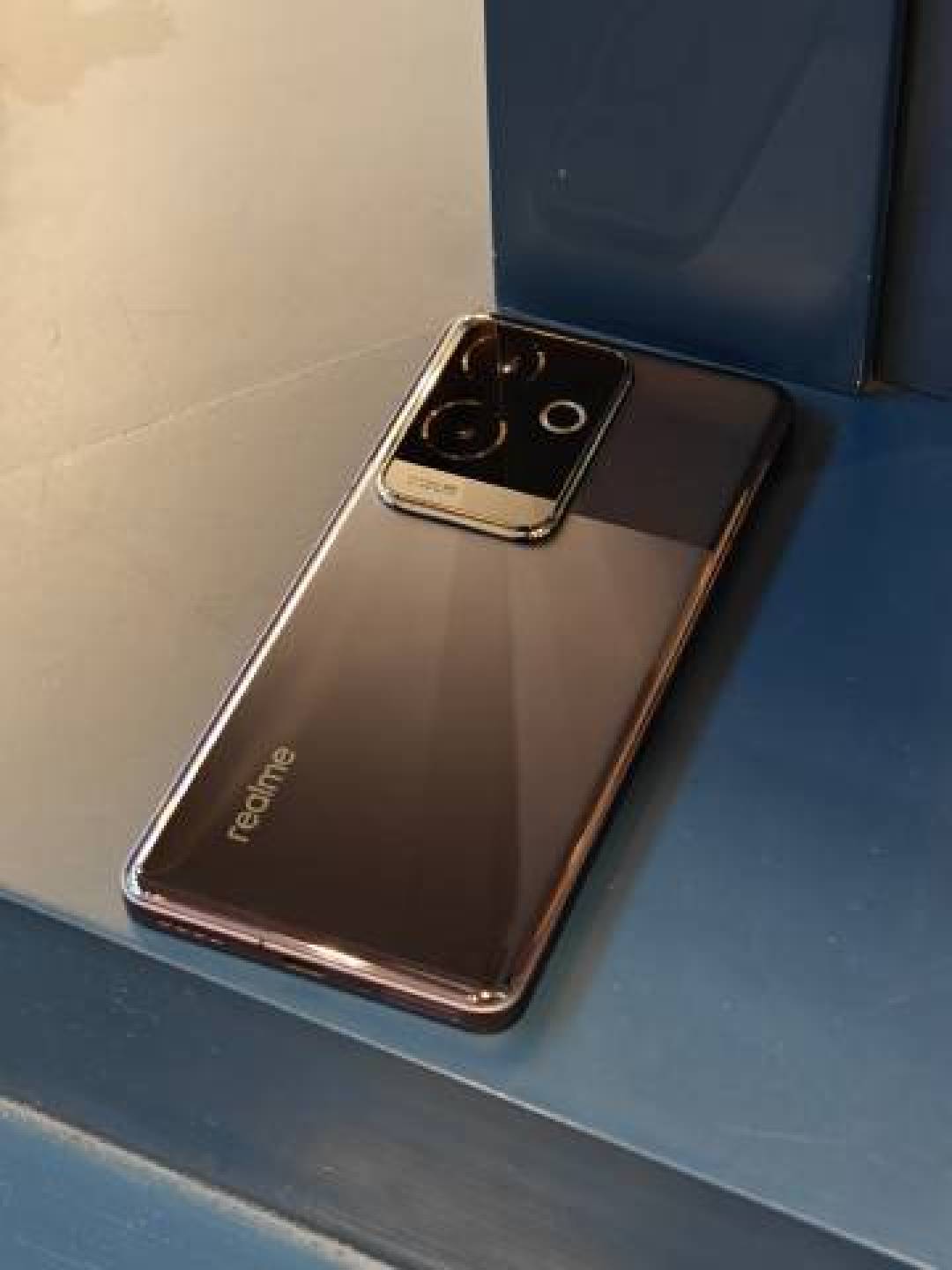 真我GT6:骁龙8 Gen3加持,游戏散热与续航全面提升