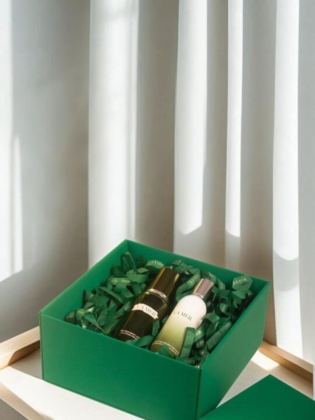 情人节浪漫礼物精选:从美妆到科技,满足她的所有期待