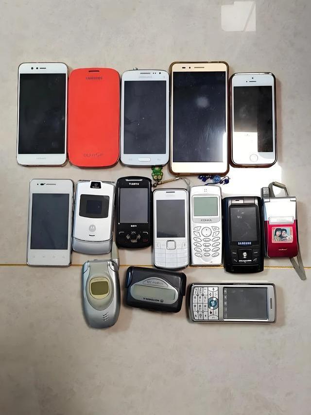 旧手机别扔！改电视盒子，比机顶盒还强，省钱又高能