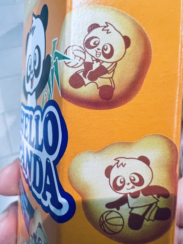 明治熊猫夹心饼干，放办公室不错！！