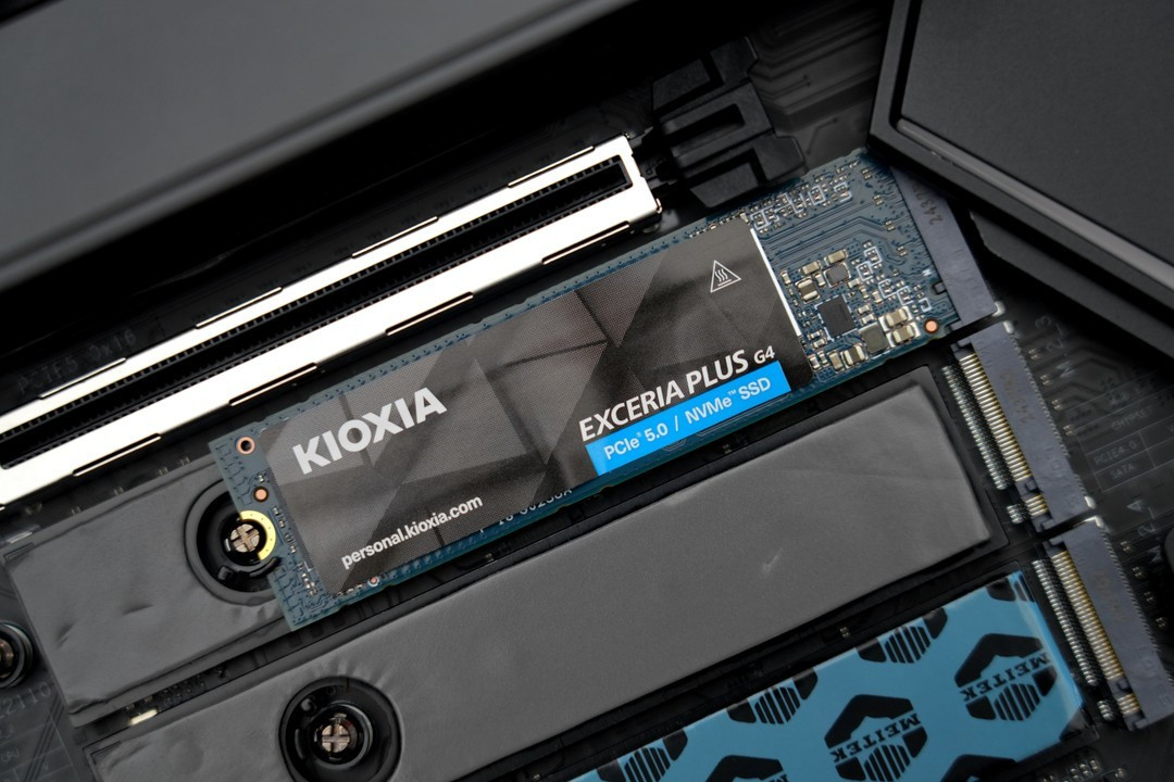 内行评测:Geforce RTX 5080 首发测试!DLSS 4 表现强劲,高端甜品卡实至名归
