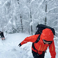 冬季雪地徒步装备推荐：保暖、防寒、防滑全攻略