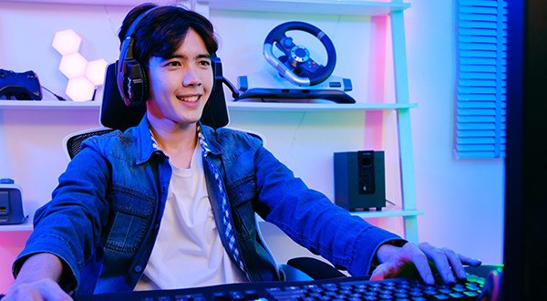 如果你热衷于收藏各类3A大作、还有海量游戏MOD，推荐#KIOXIA铠侠#EXCERIA PLUS ™G4极至光速™NVMe™ 固态硬盘，先进的PCIe® 5.0接口，可提供高达10,000MB/s的