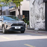 丰田RAV4荣放：高性价比与实用性完美结合的紧凑型SUV深度解析