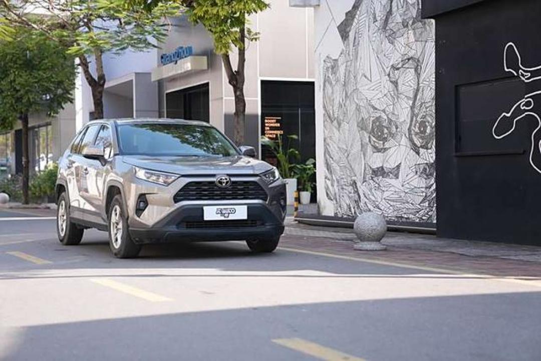 丰田RAV4荣放:高性价比与实用性完美结合的紧凑型SUV深度解析