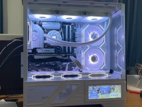 【海景房装机】7K预算14600KF +7800XT花嫁 CPU i5 14600KF
主板 微星B760M GAMING PLUS WIFI D4
内存 金百达3600HZ 16G*2 银爵
显卡