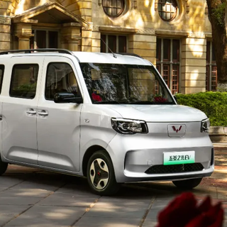 新时代纯电多用途车——五菱之光EV正式上市，4.78万元起