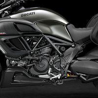 杜卡迪Diavel Strada 2013 双缸发动机高性能街车