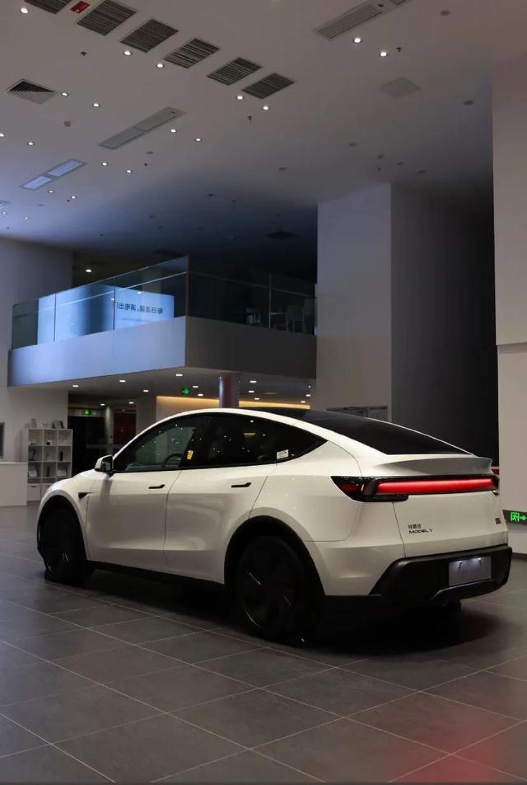 焕新版特斯拉Model Y全面解析：购车指南及实用技巧