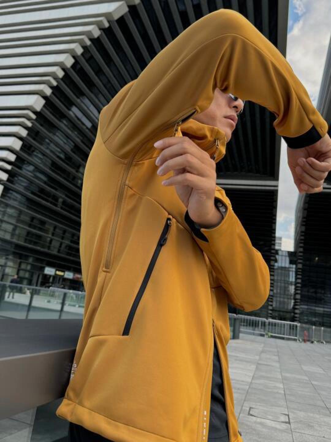 深入解析MAMMUT Ultimate VII软壳冲锋衣的卓越设计与应用表现