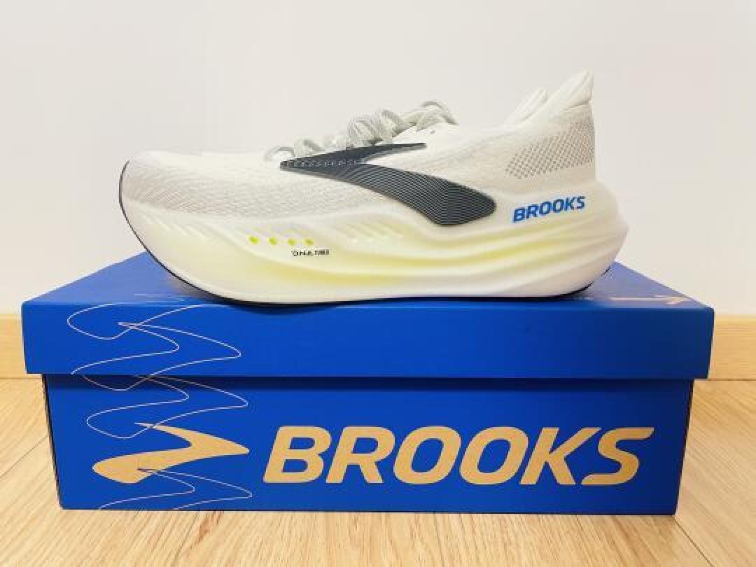 慢跑鞋中的多功能王者：超凡缓震与回弹的BROOKS Glycerin Max