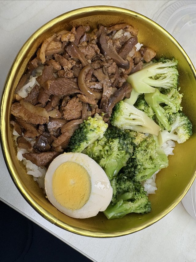 打工人的午餐-老乡鸡