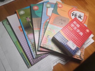 新学期，让得力透明磨砂包书皮守护你的书本吧！