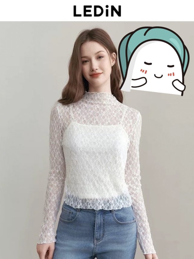 蕾丝边内搭搞定春日叠穿，法式玫瑰半高领蕾丝雪纺衫