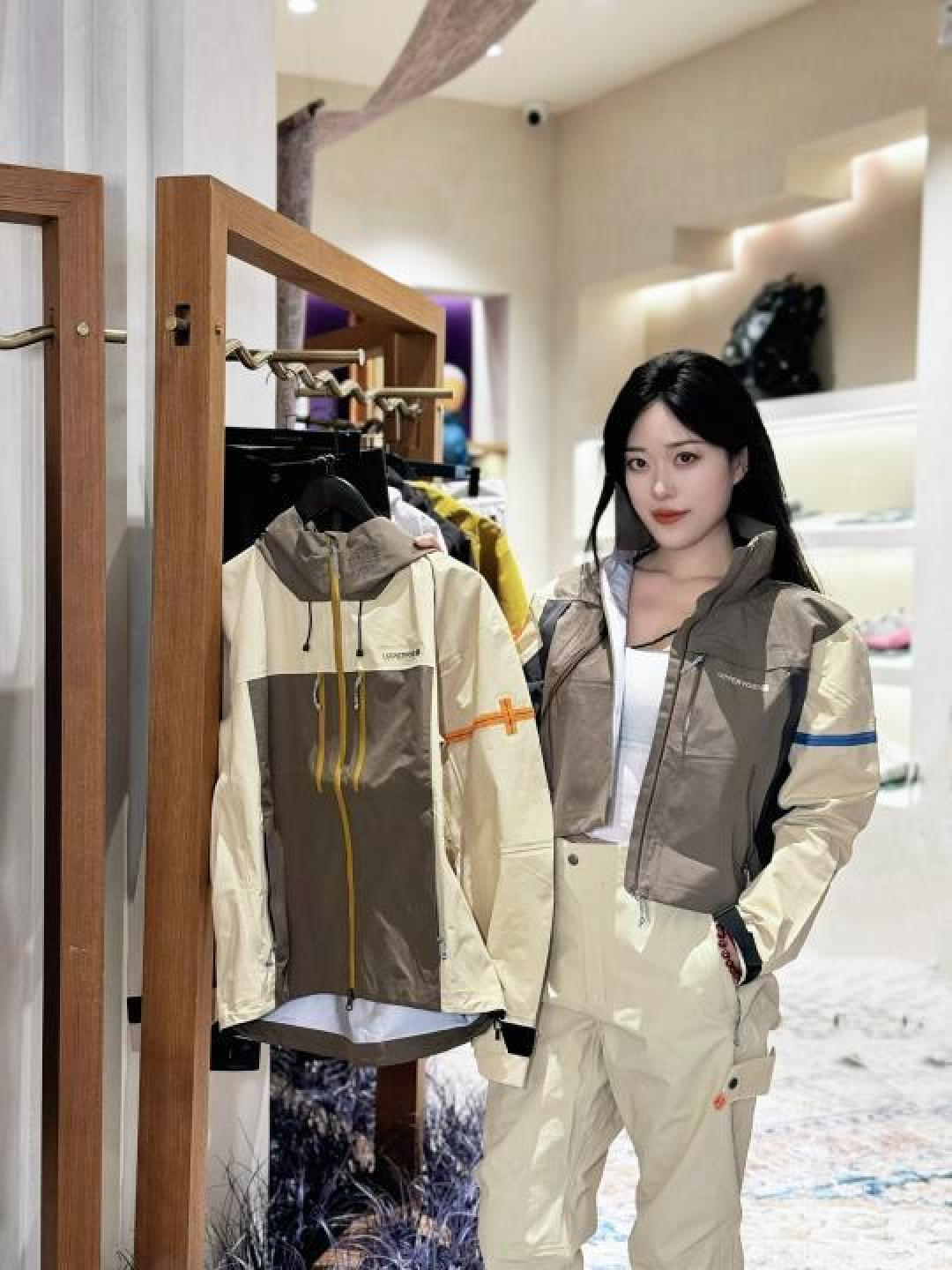 UPPERVOID二普纬度：融合机能美学与户外功能的全新品牌体验