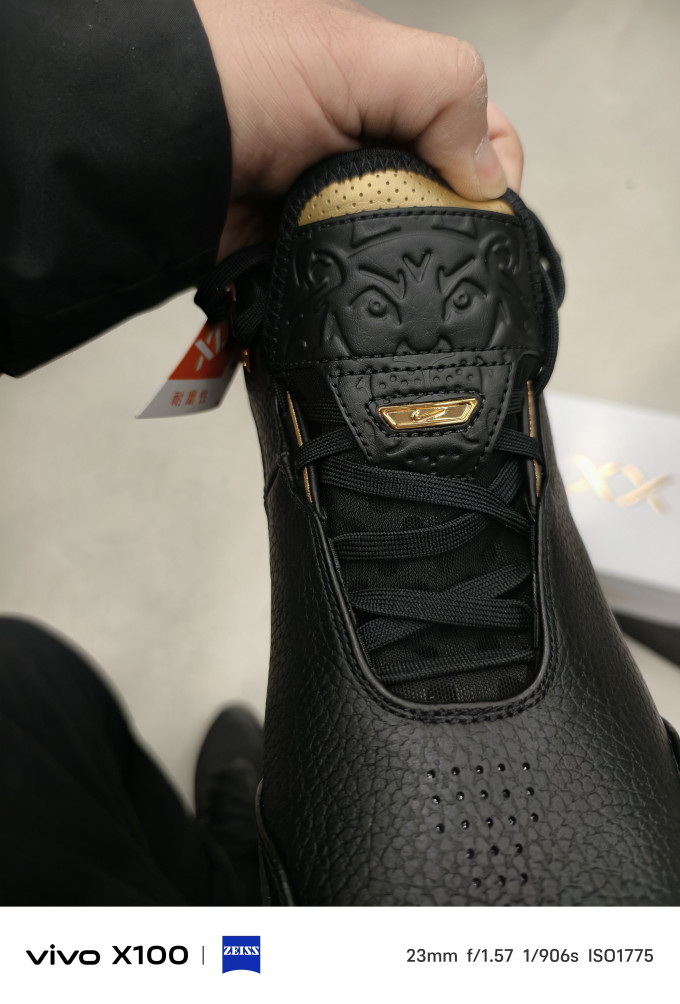 耐克篮球鞋