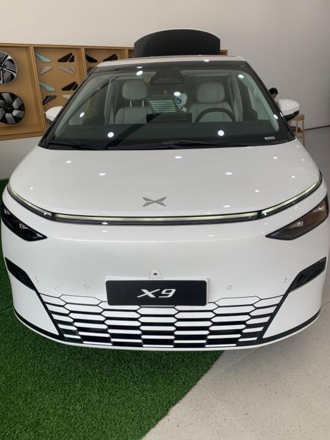 小鹏X9：全面革新豪华MPV新标杆
