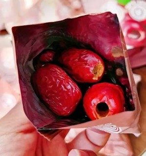 京东京造无核灰枣：美味营养小零食