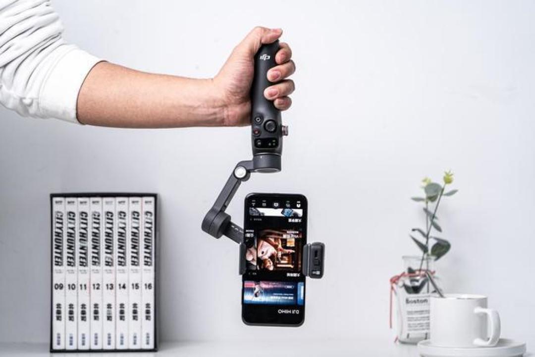 DJI大疆Osmo Mobile 7：全新模块化设计引领手机云台创新