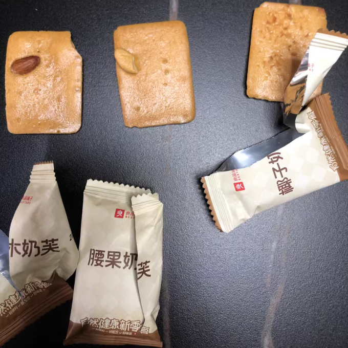 良品铺子饼干