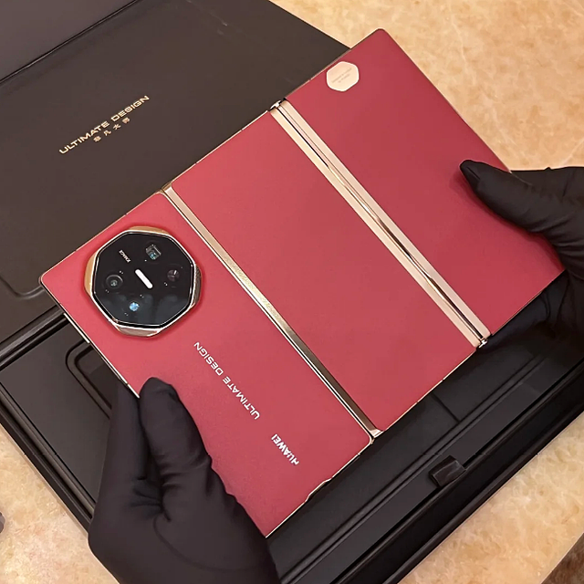 六年多过去，大折叠屏手机为什么还没降到5000元？