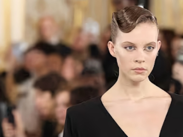 华伦天奴Valentino | Fall Winter 2024/2025 | Paris Fashion Week