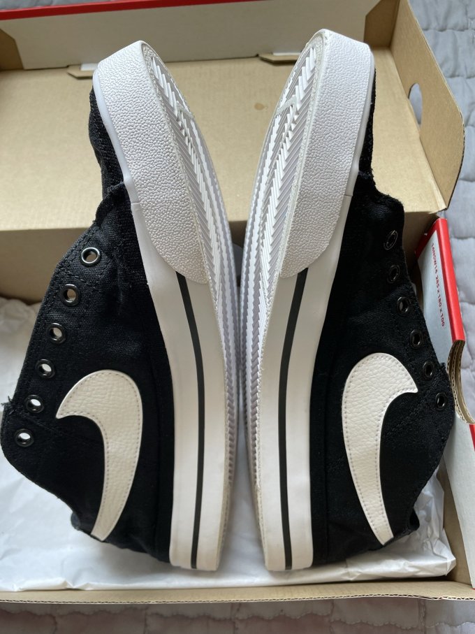 耐克运动帆布鞋