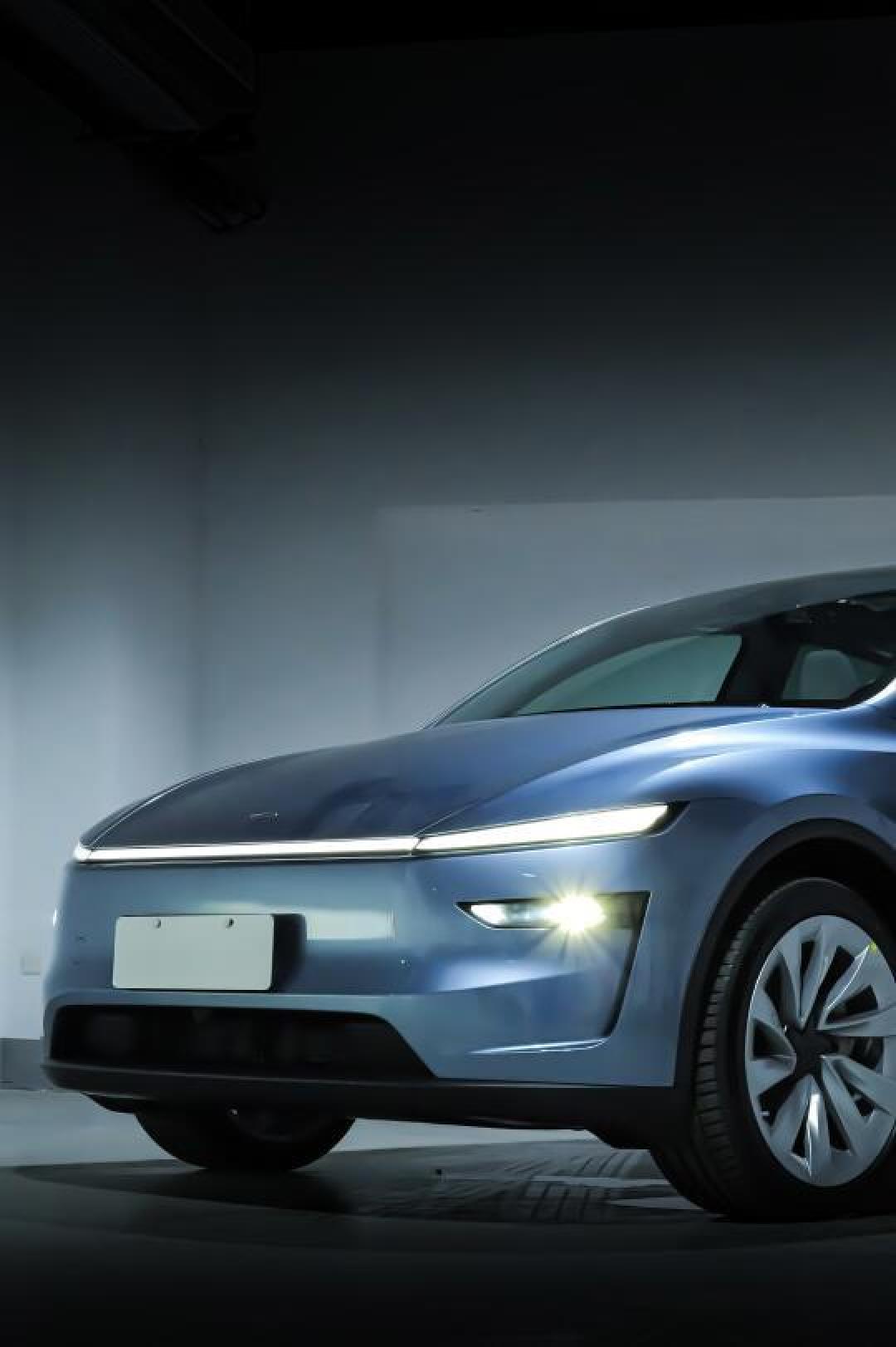 特斯拉Model Y焕新版全面体验：外观升级、智能驾驶与续航提升